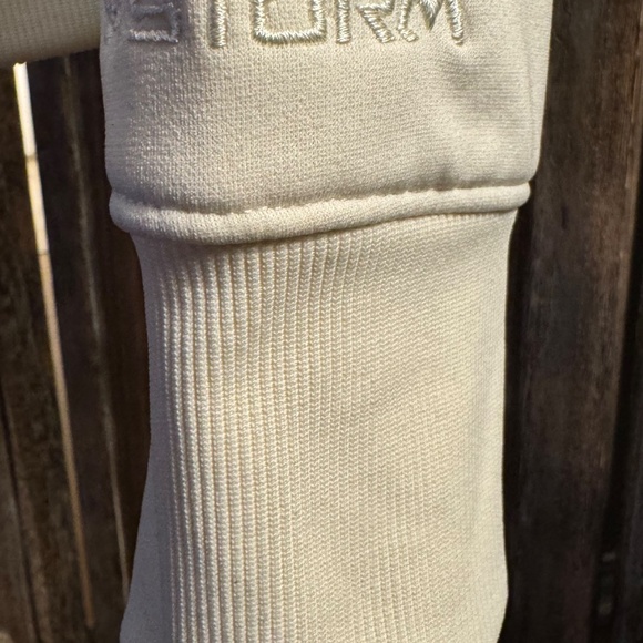 UA Hoodie - Picture 4 of 6